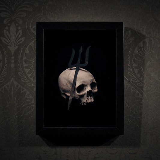 Trident leaning on skull, real human skull photography - Framed poster