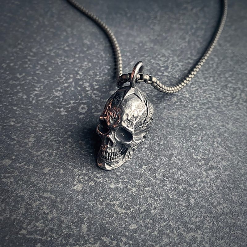 Skull necklace, sturdy distressed style with cranium star in stainless steel - NECKLACE