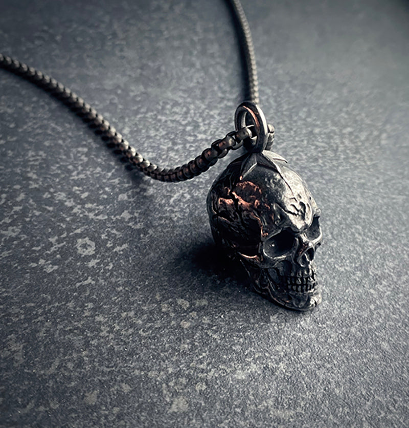 Skull necklace, sturdy distressed style with cranium star in stainless steel - NECKLACE