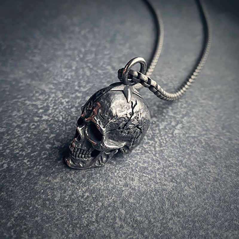 Skull necklace, sturdy distressed style with cranium star in stainless steel - NECKLACE