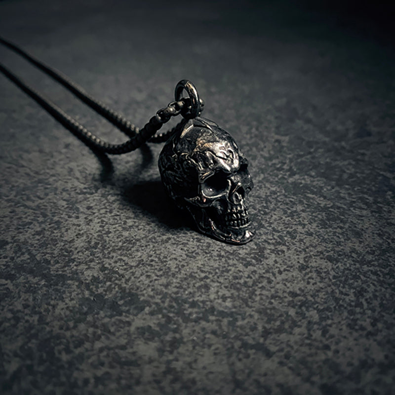 Skull necklace, sturdy distressed style with cranium star in stainless steel - NECKLACE