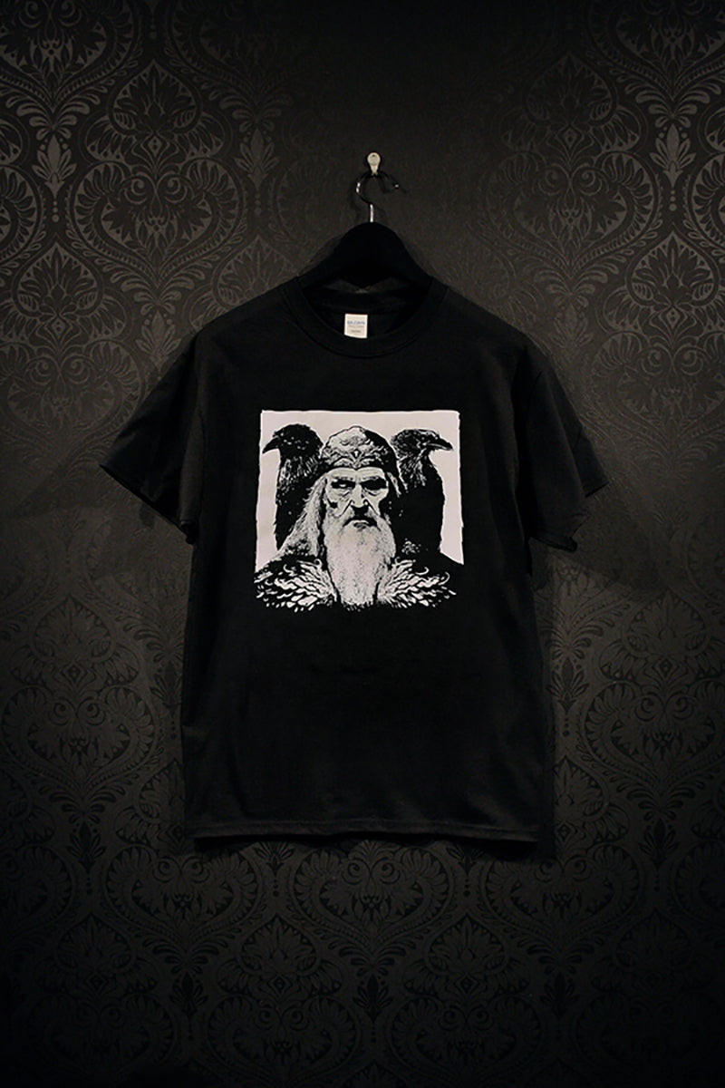 Odin with his 2 ravens Hugin and Munin - T-shirt