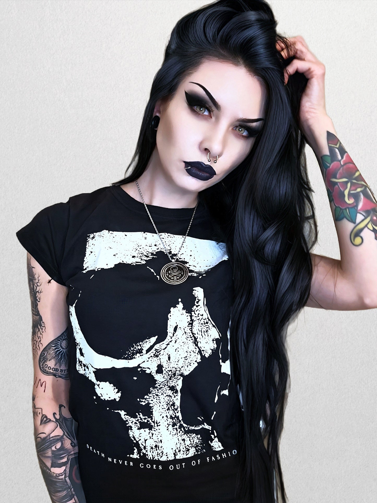 Death Never Goes Out of Fashion, skull - T-shirt