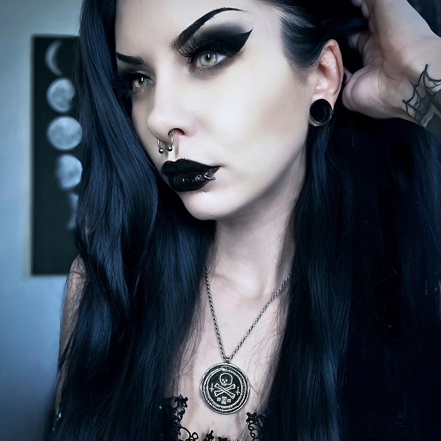 Ouroboros and skull, memento mori - NECKLACE