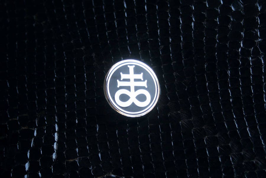 Leviathan Cross, black and silver round version - PIN