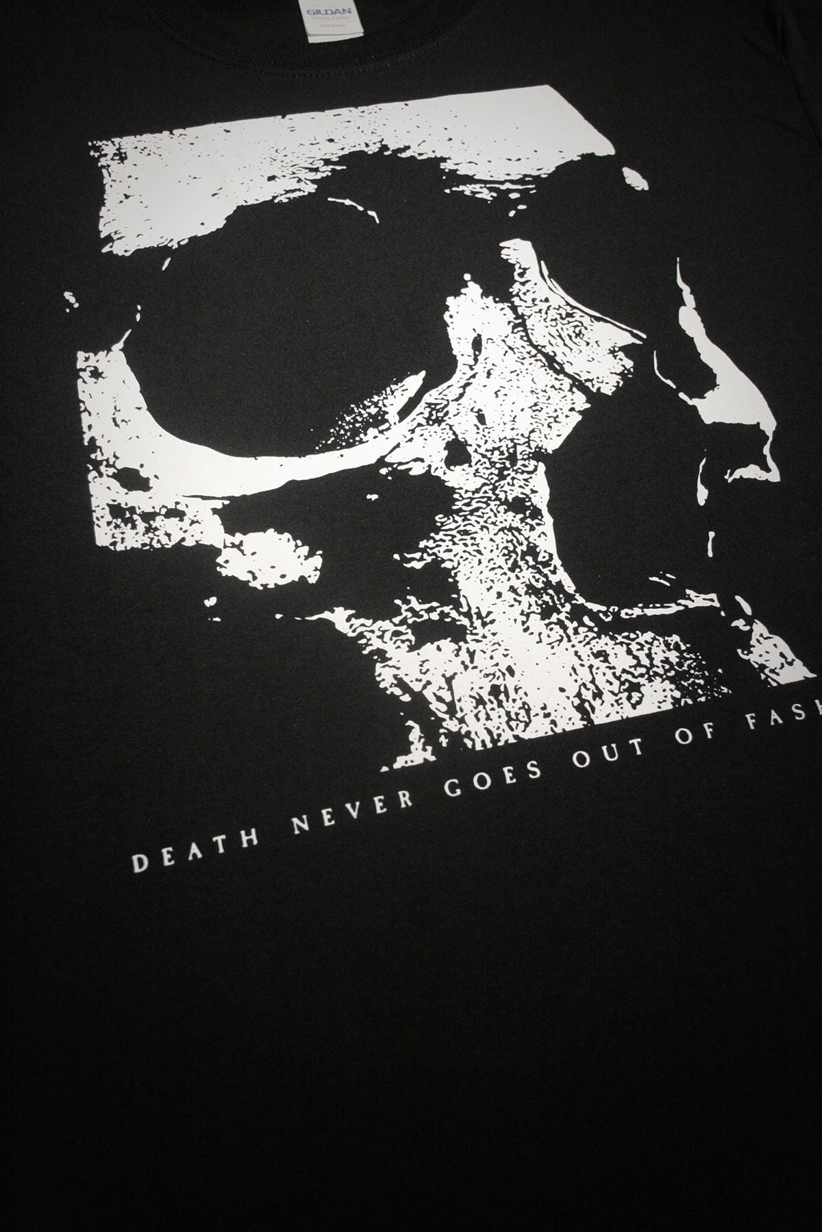 Death Never Goes Out of Fashion, skull - T-shirt