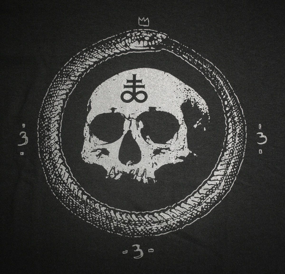 Ouroboros, king snake with Leviathan cross - T-shirt