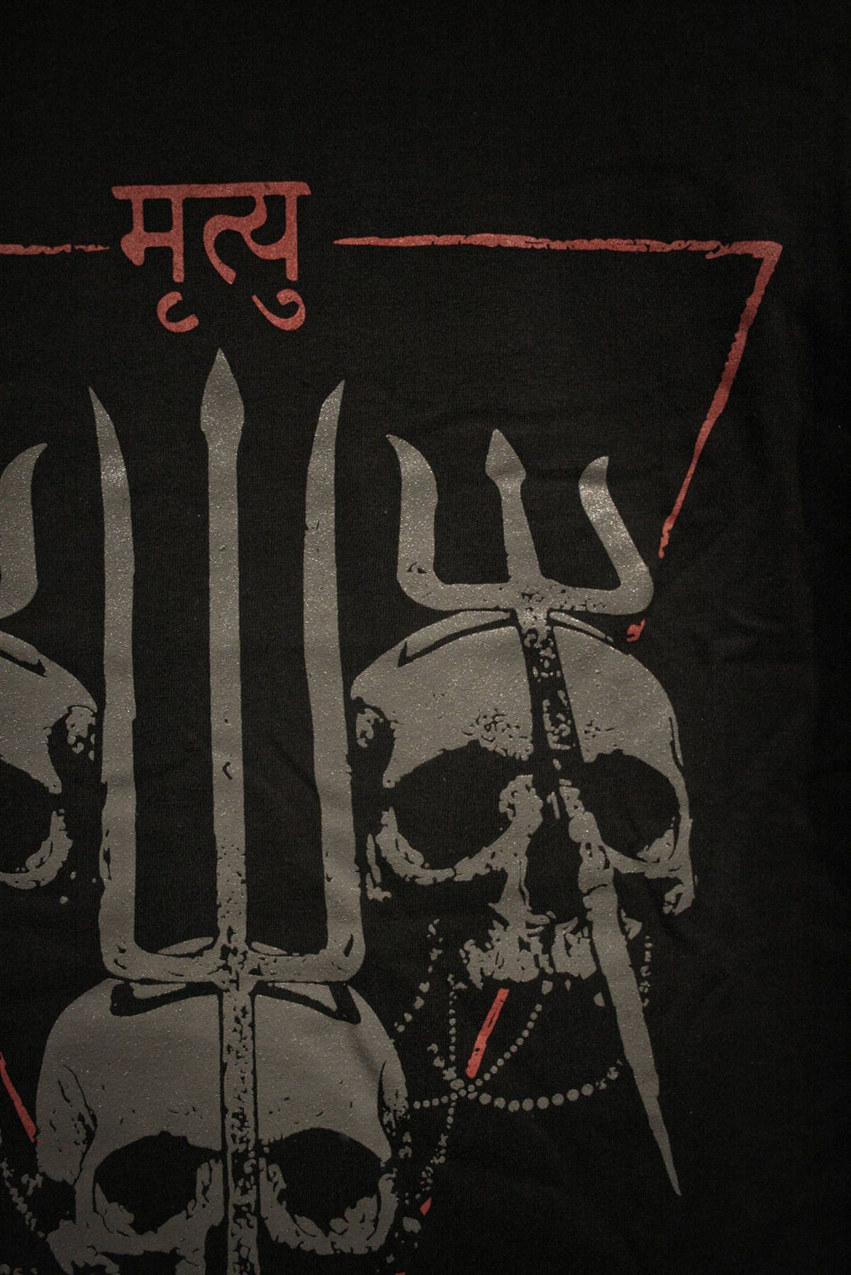 Trisul / trident / trishula skulls, deaths prayer - T-shirt