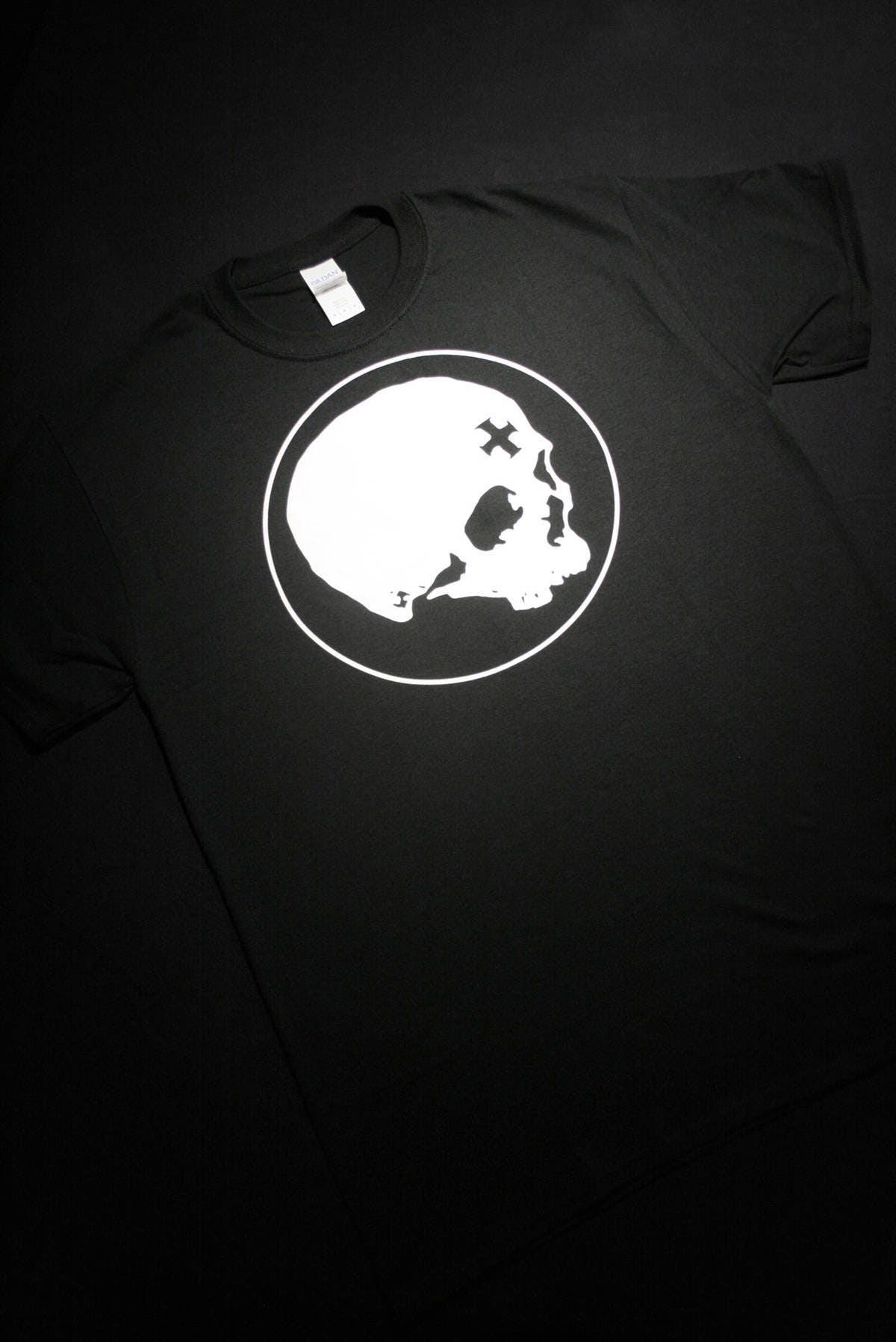 Skull circle white - T-shirt