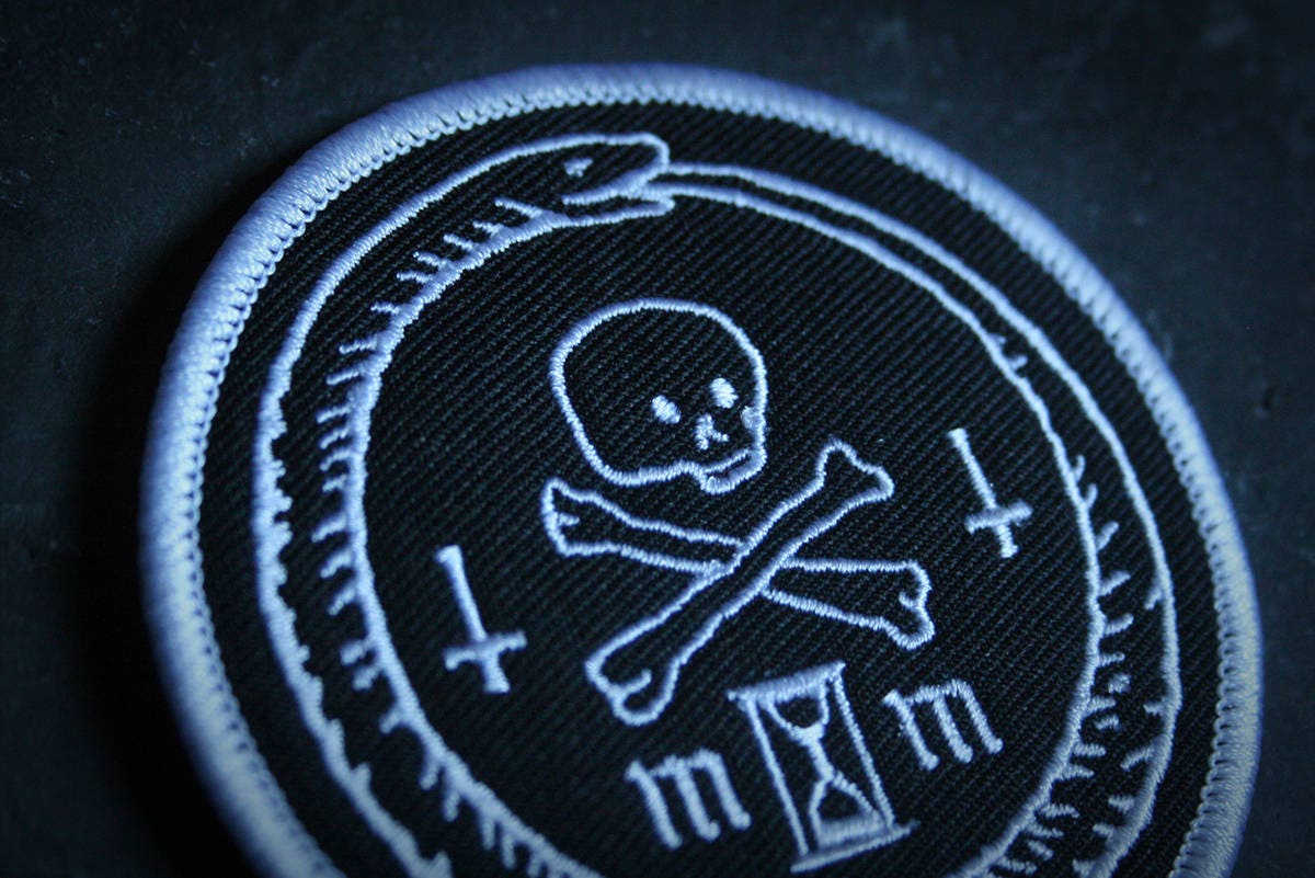 Ouroboros and skull, memento mori - PATCH