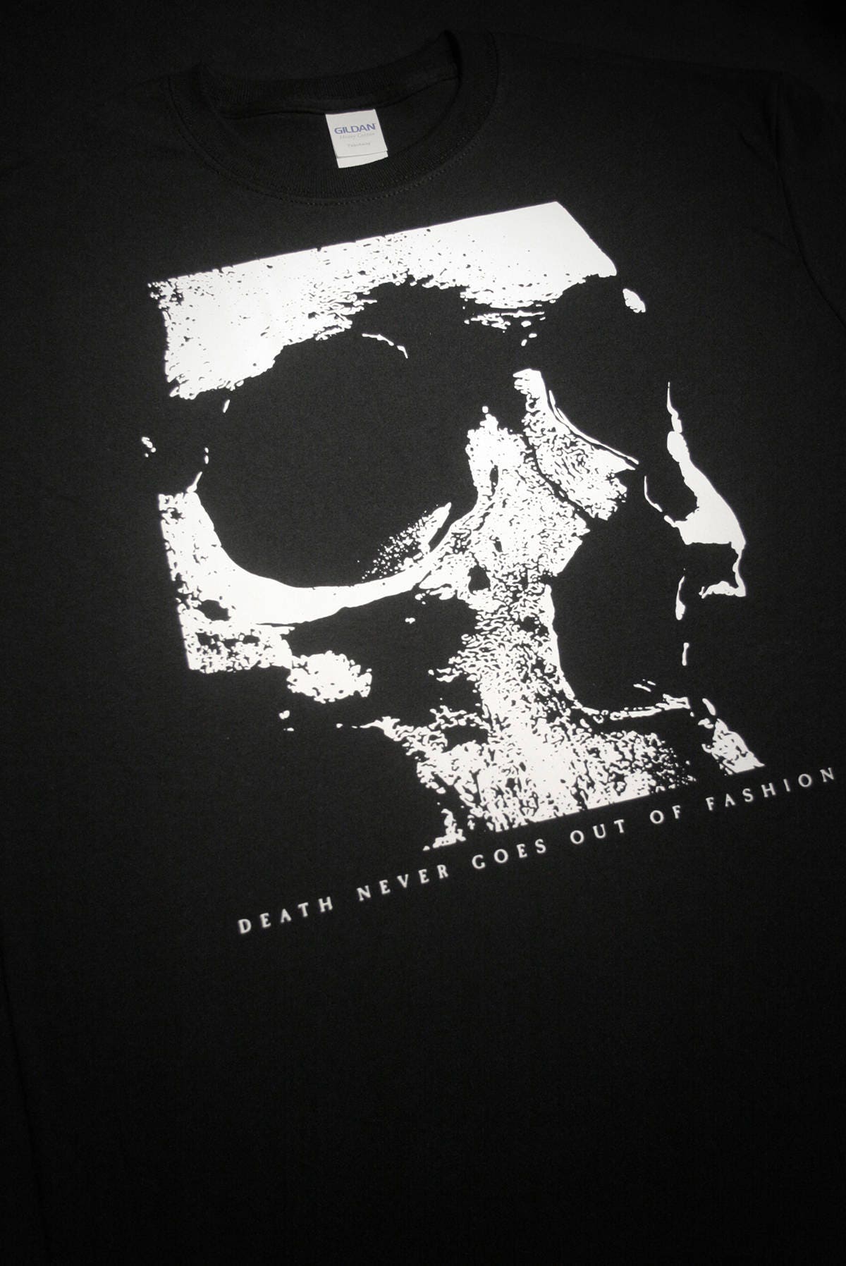 Death Never Goes Out of Fashion, skull - T-shirt