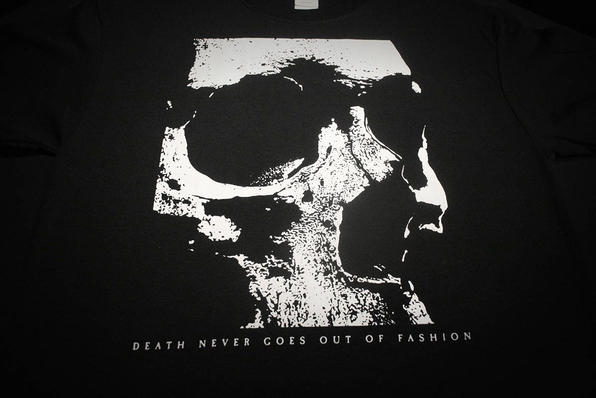 Death Never Goes Out of Fashion, skull - T-shirt female fitted