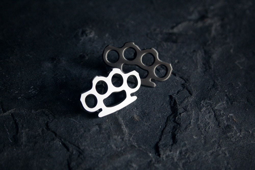 Knuckle duster PIN