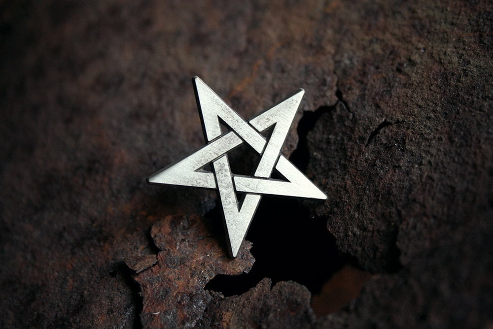 Pentagram, shaped - PIN