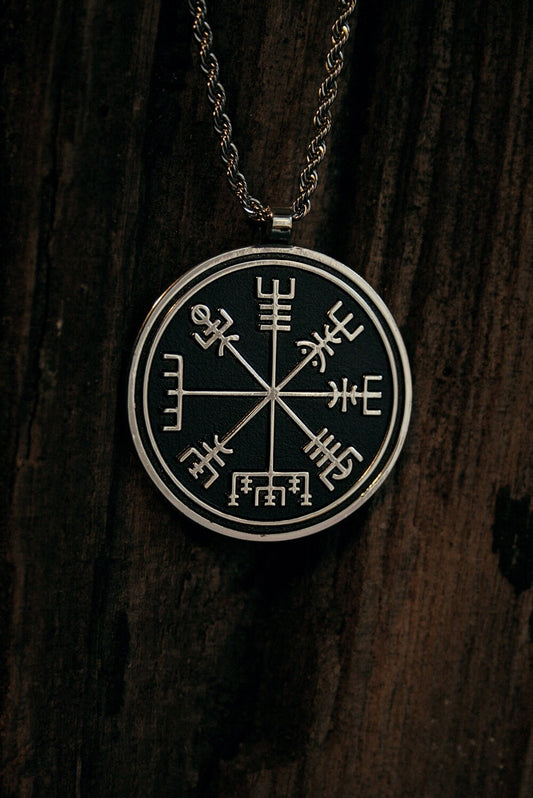 Vegvísir icelandic talisman - sterling silver necklace