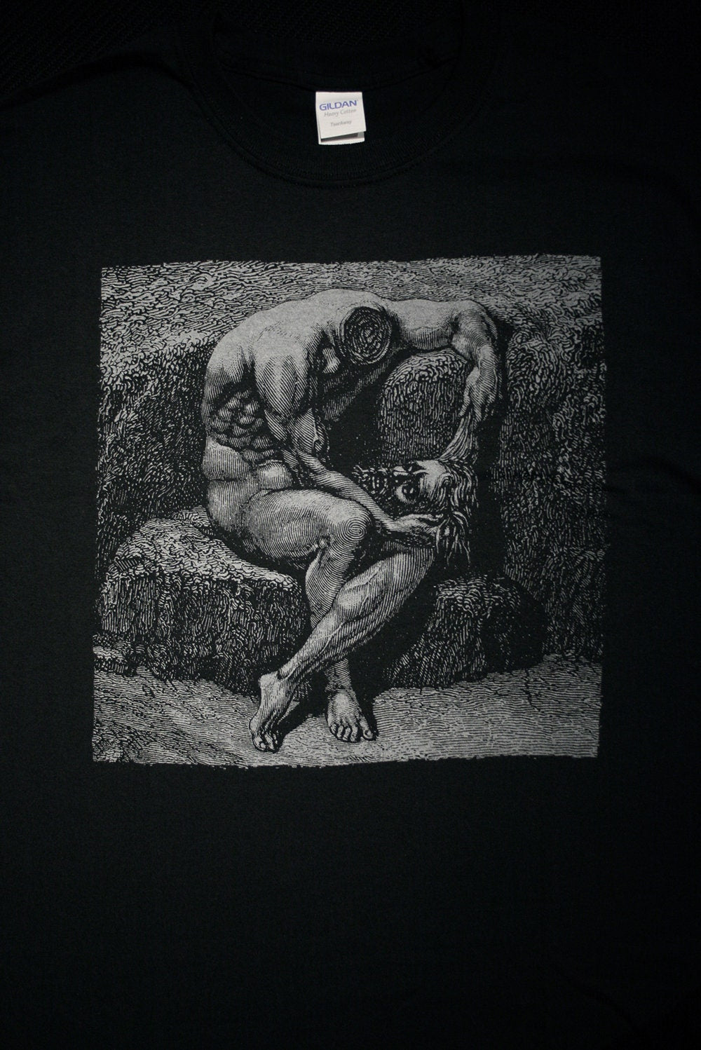 Headless man with his own head in lap, Geri Del Bello, Gustave Dore illustration - T-shirt female fitted