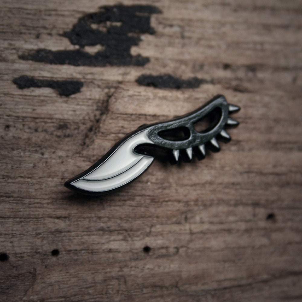 Cobra knife, knuckle knife, retro 80s blade - PIN