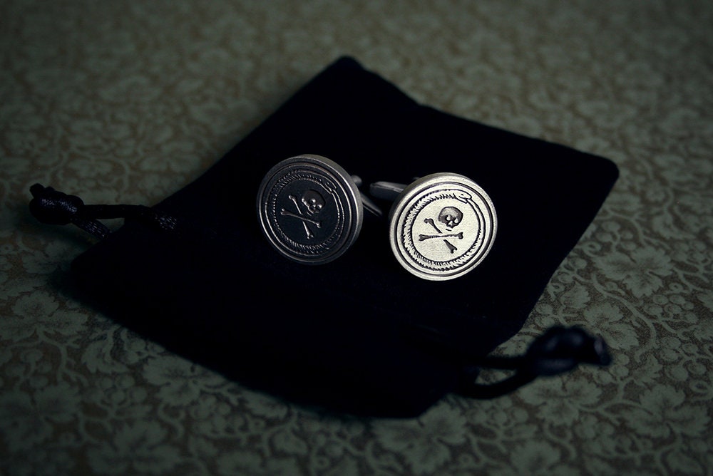 Ouroboros and skull with crossbone - Cufflinks