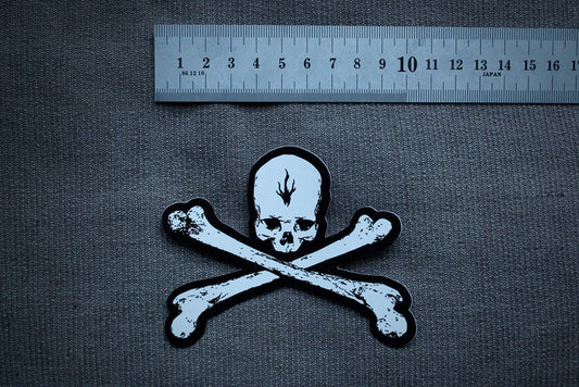 Skull with crossbone - vinyl STICKER