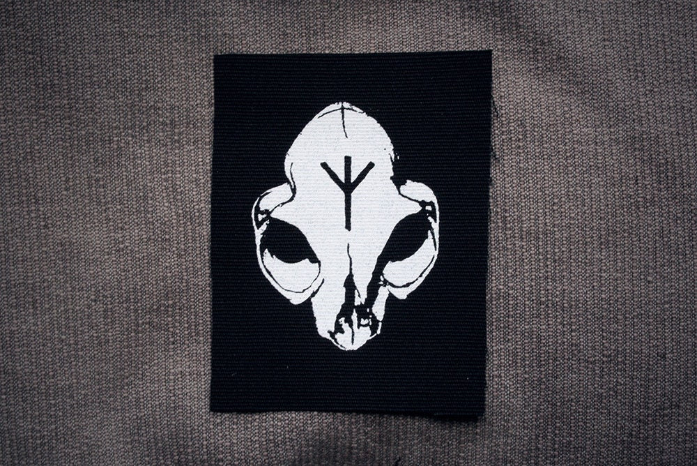 Cat skull with Algiz rune - screen printed PATCH