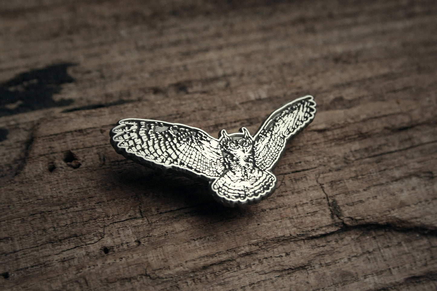 Owl in flight - PIN