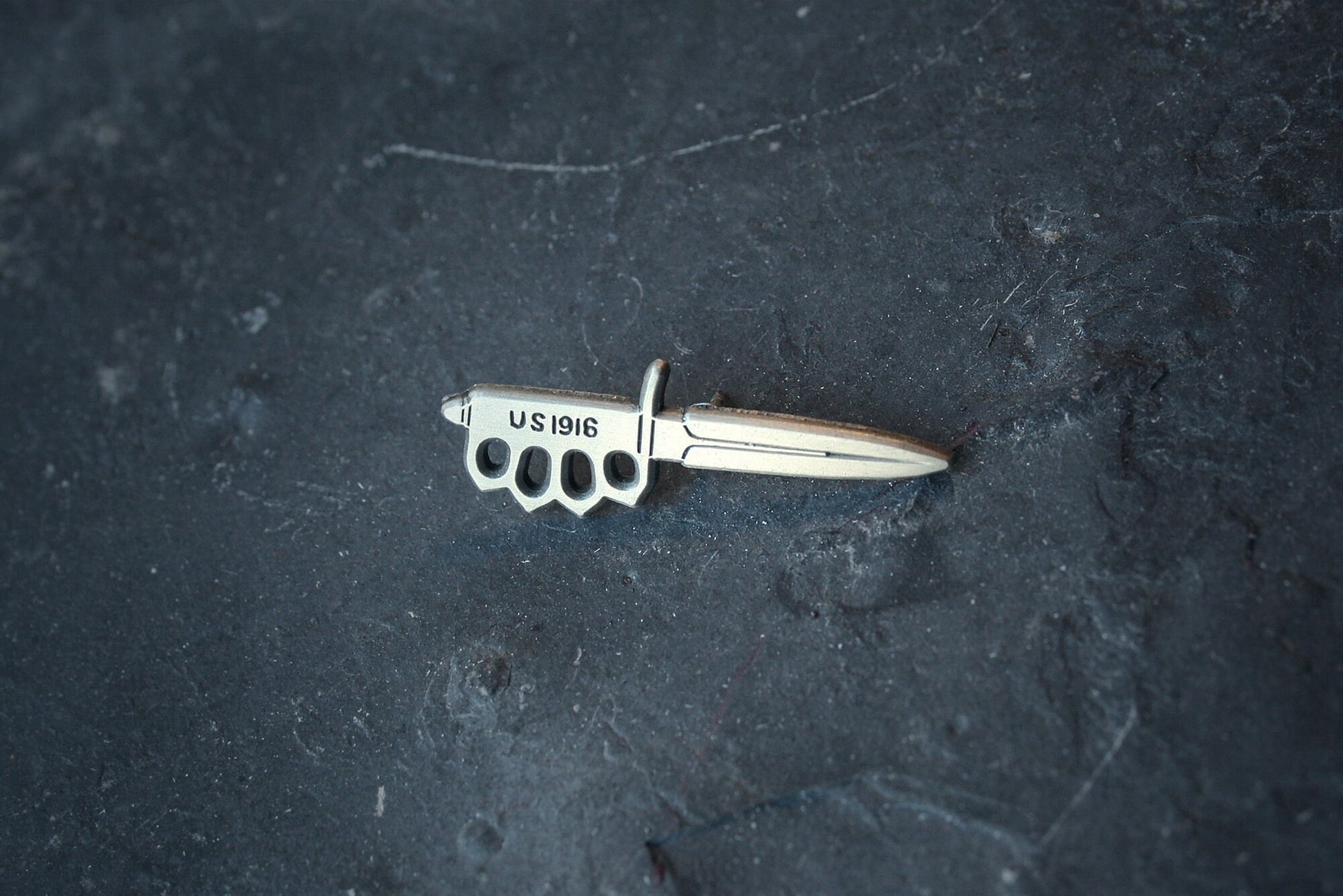 Knuckle dagger, trench knife - PIN