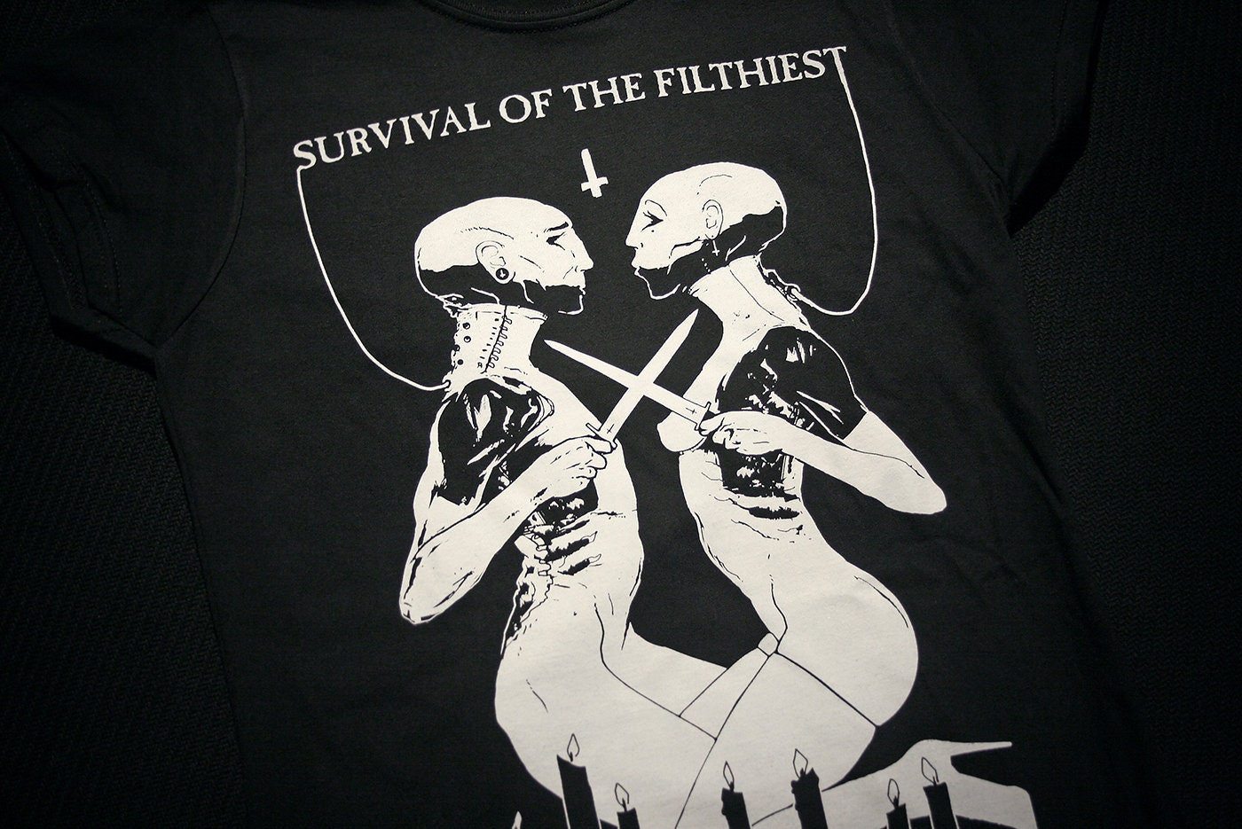 Survival of the filthiest - T-shirt