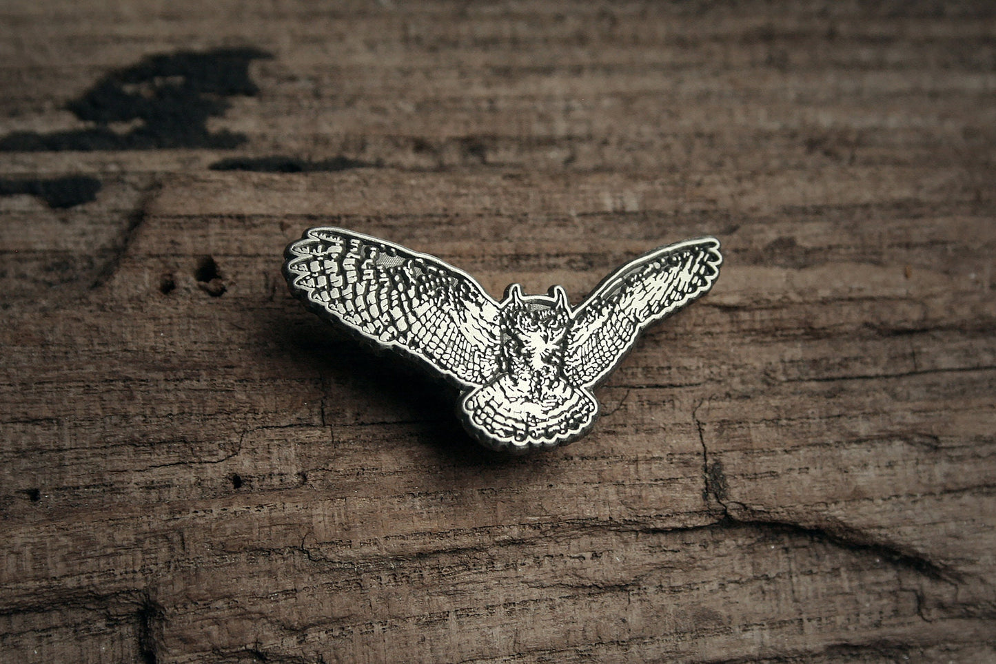 Owl in flight - PIN