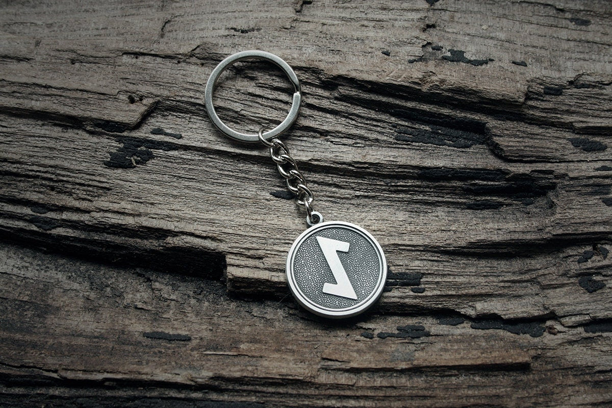 Eihwaz rune - Keychain