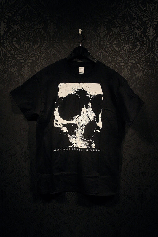 Death Never Goes Out of Fashion, skull - T-shirt