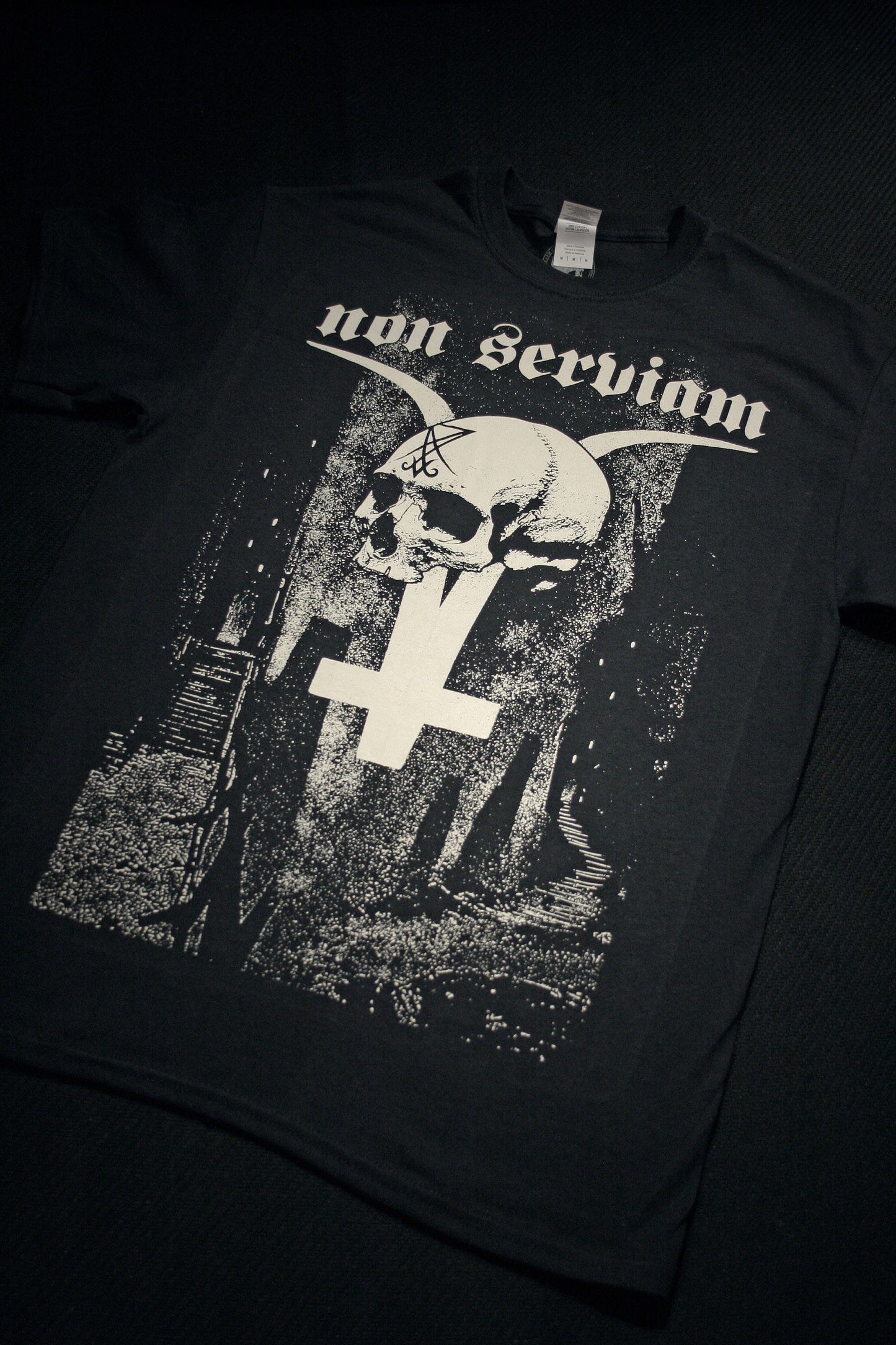 Non Serviam, horned goat cross with skull - T-shirt