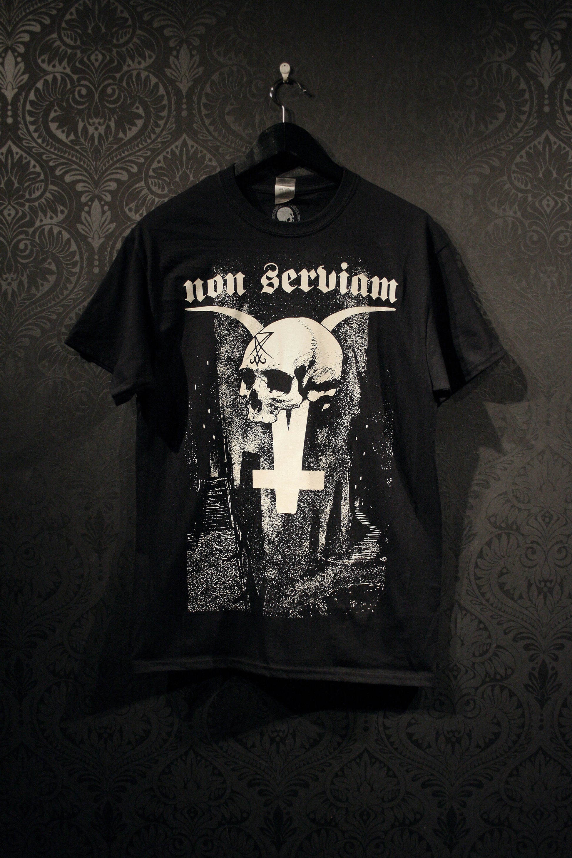Non Serviam, horned goat cross with skull - T-shirt