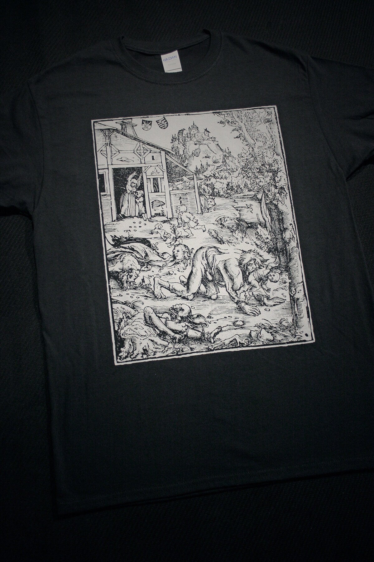 Werewolf attack, by Lucas Cranach der Ältere (1512) - T-shirt
