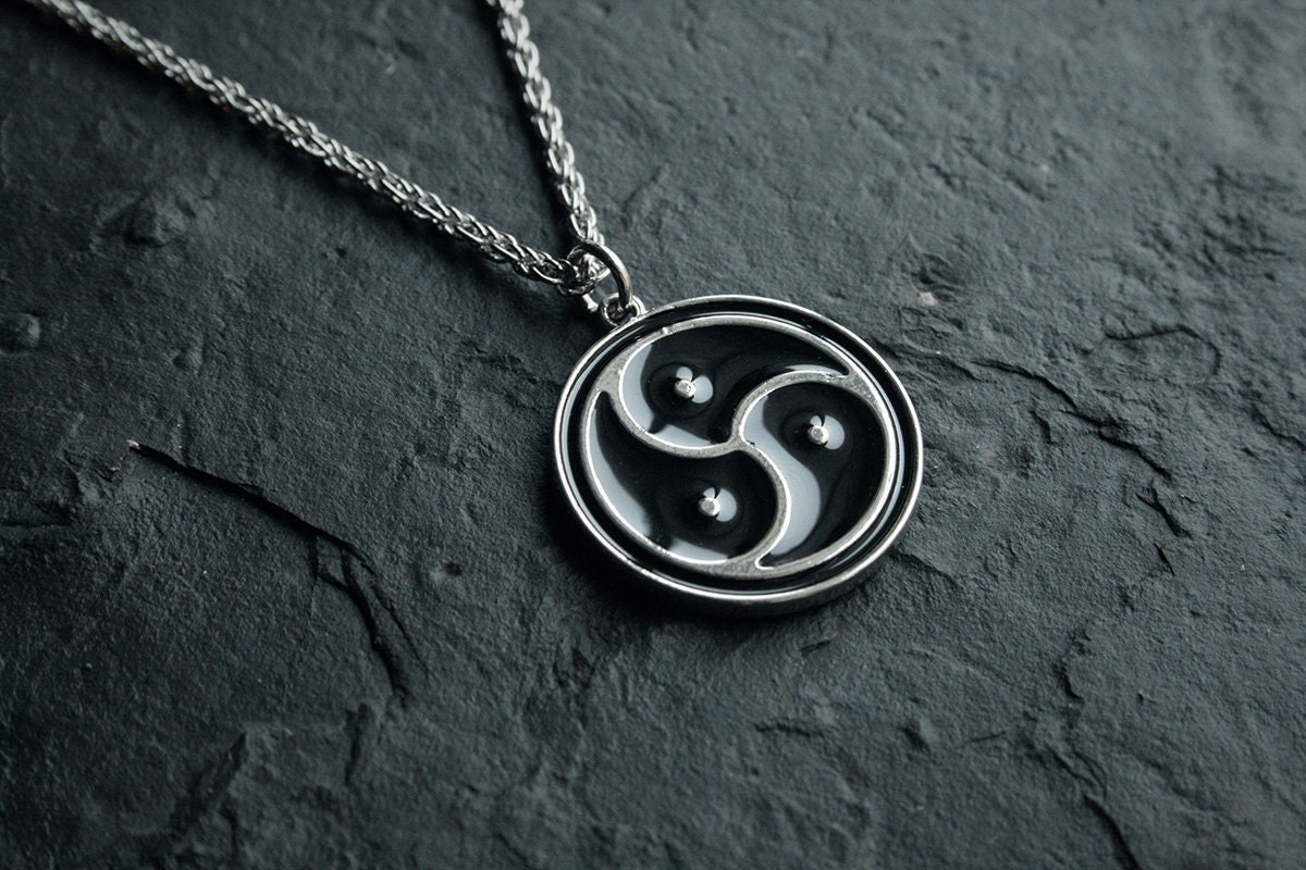 Triskelion BDSM - NECKLACE