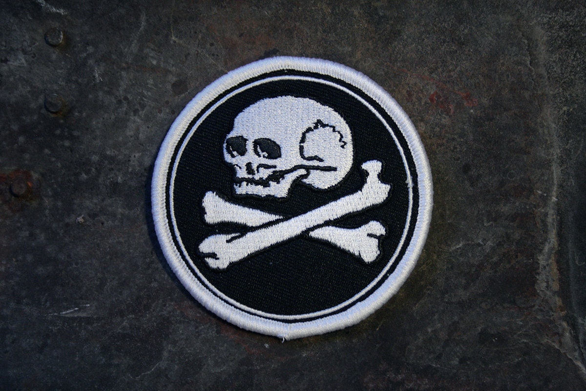 Skull with crossed bones, skull crossbone, old school style - PATCH