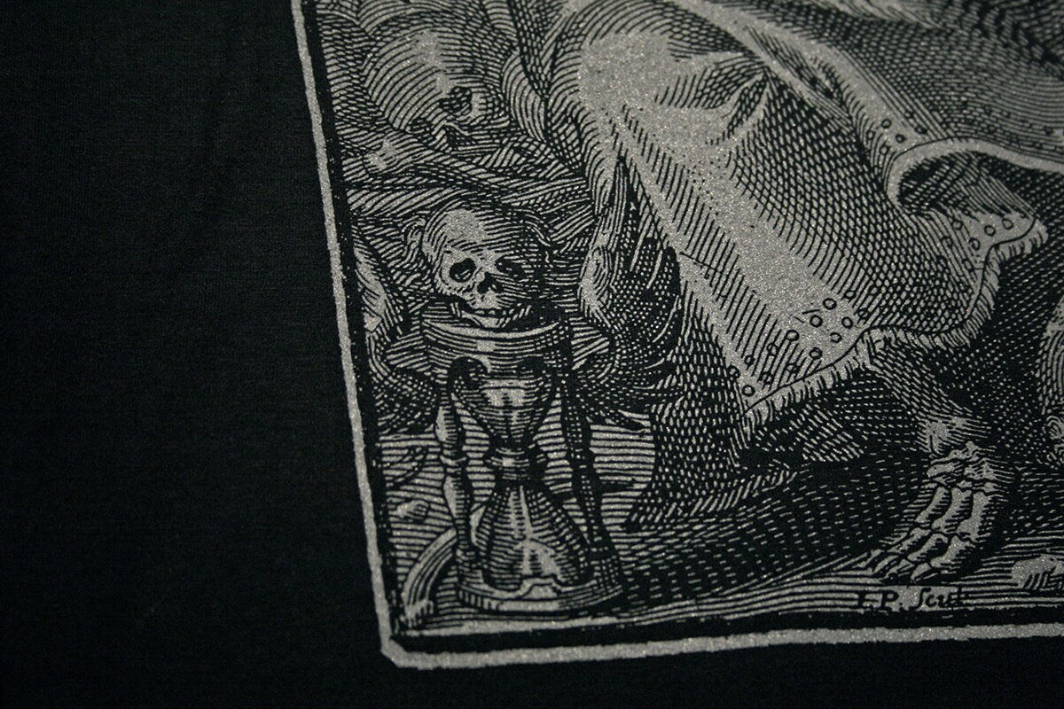 The mirrour which flatters not, skeleton, death - T-shirt