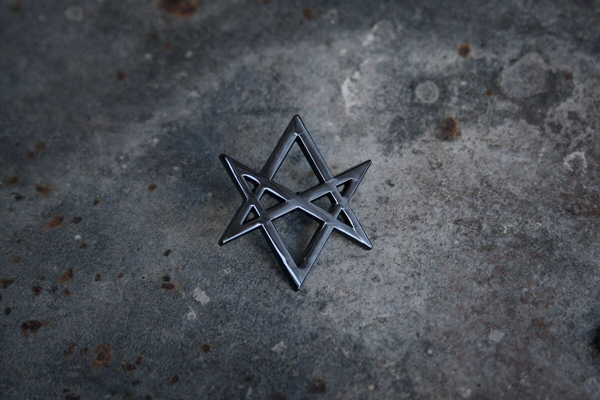 Unicursal hexagram, jet black shiny edition - PIN