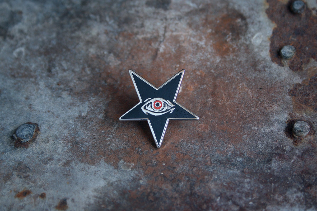 Pentagram with red all seeing eye - PIN