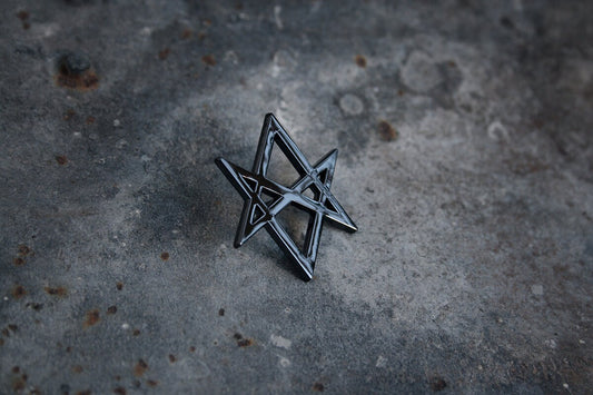 Unicursal hexagram, jet black shiny edition - PIN