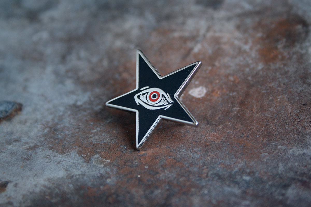 Pentagram with red all seeing eye - PIN