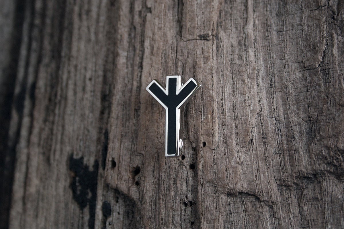 Algiz rune, black and silver finish - PIN