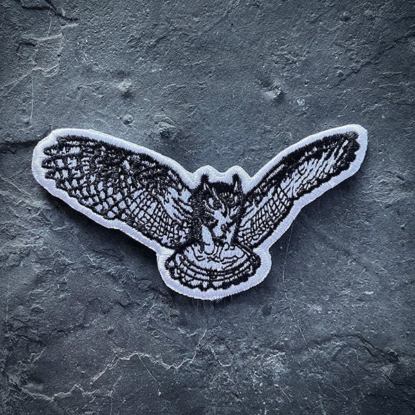 Owl in flight, embroidery version - PATCH