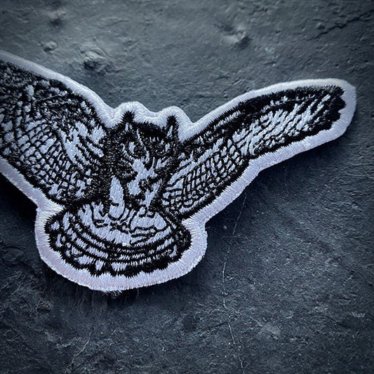 Owl in flight, embroidery version - PATCH