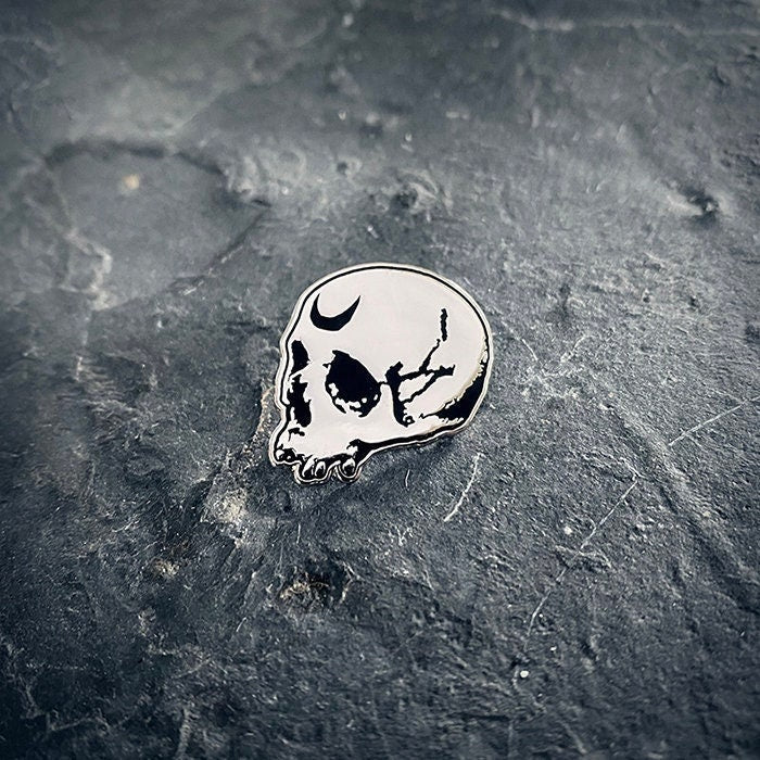 Skull with moon crest in forehead - PIN